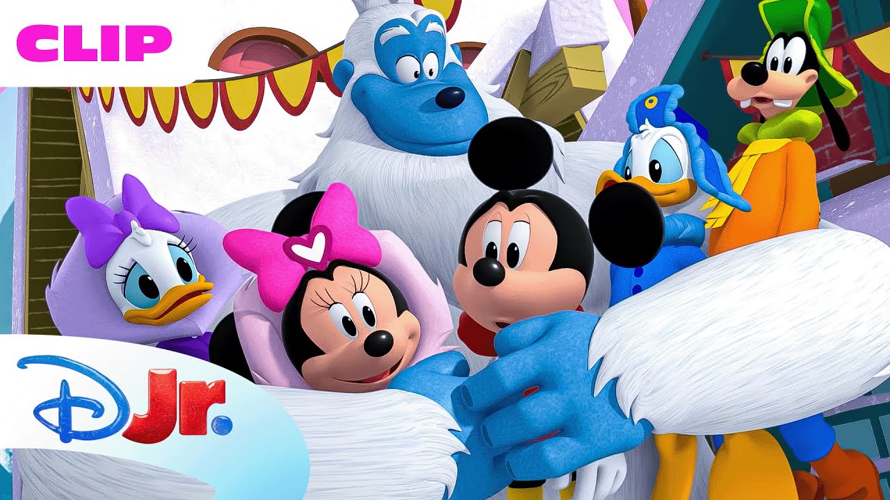 Mickey Mouse Funhouse | The Winter Art Show! ❄️ | @disneyjr