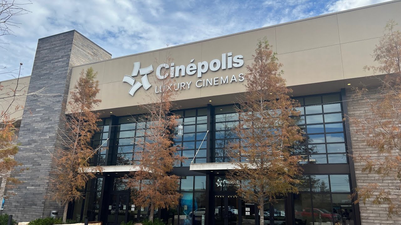 Tour of Cinepolis Luxury Cinemas in Winter Garden, FL | Watching Avatar | Theater Close to Disney