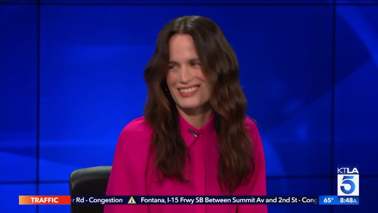 Elizabeth Reaser on the Sleepless Nights From Acting in “The Haunting of Hill House”