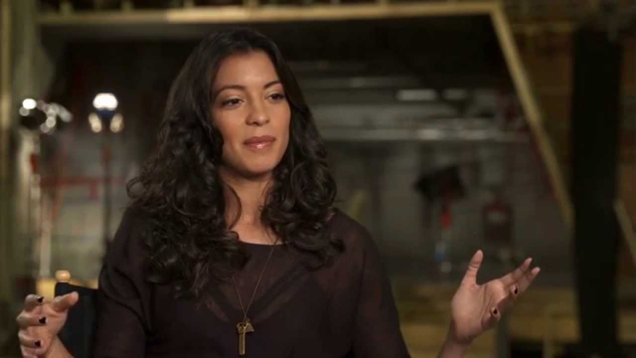 SPECTRE "Estrella" Official On Set Interview - Stephanie Sigman