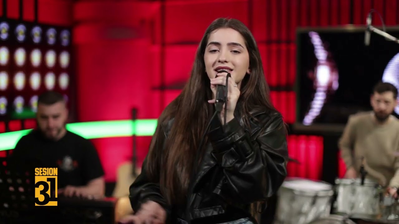 Britney Spears - Toxic (Cover by Anisa Grenazi) - Sesion 31 | RTSH