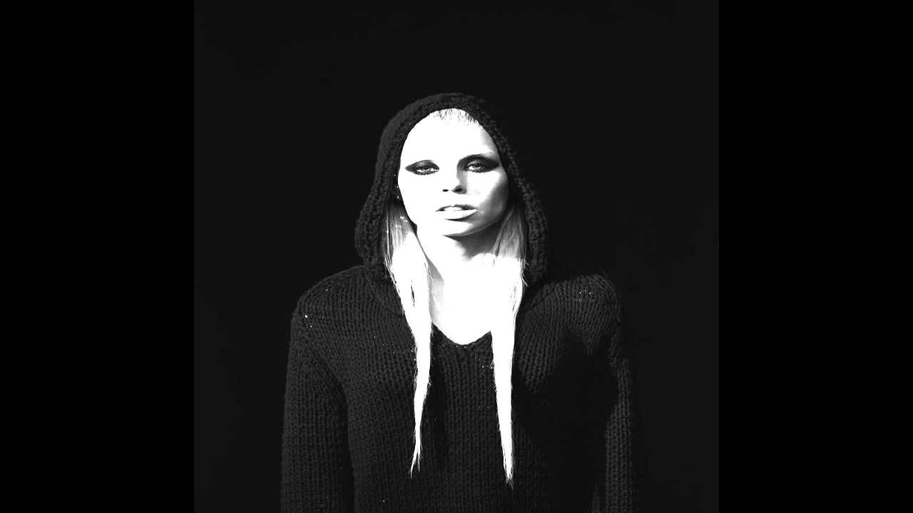 Yolandi Visser - Smoke It (2012)