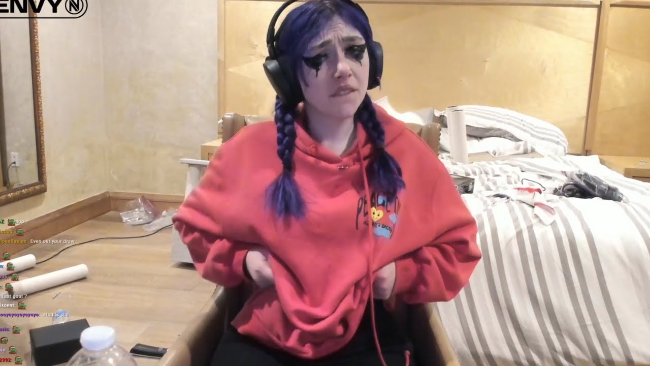 "You guys wanna see my bra?" | JustaMinx