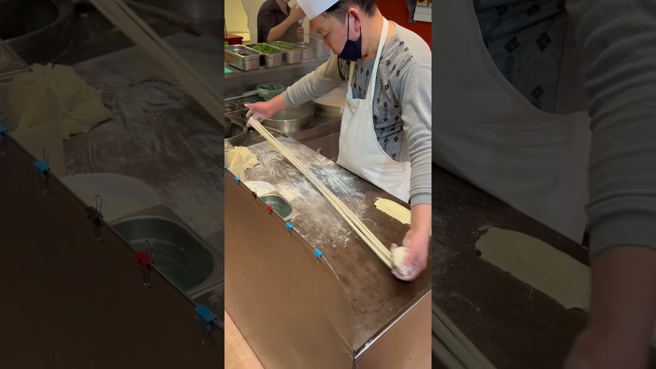 Hand pulled noodles skills at Lanzhou Lamian Noodle Bar In London 🍜