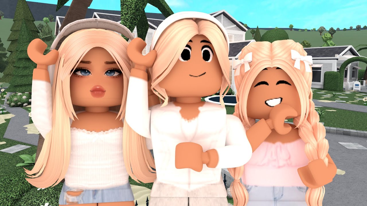 Our Official ROLEPLAY HOUSE TOUR + LAYOUT *WORTH 1M?!* Bloxburg roleplay *WITH VOICES*