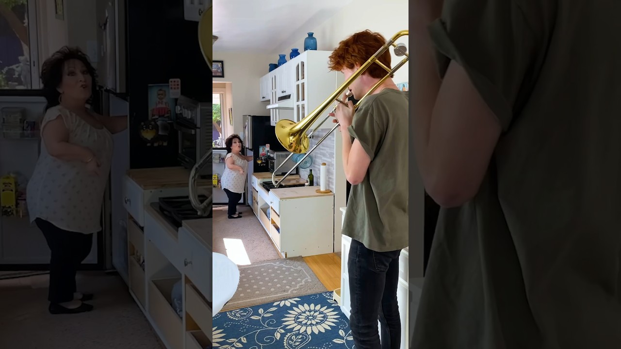 Best Sound Effecting My Mom🎺