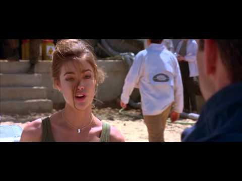 Bond met Christmas Jones [James Bond Semi Essentials]