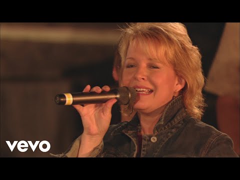 Bill & Gloria Gaither - Eastern Gate [Live] ft. Sheri Easter