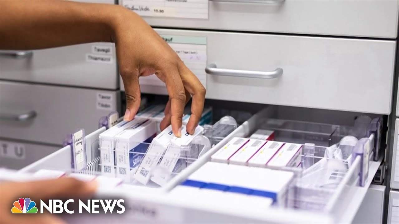 CVS and Walgreens pharmacists launch series of walkouts