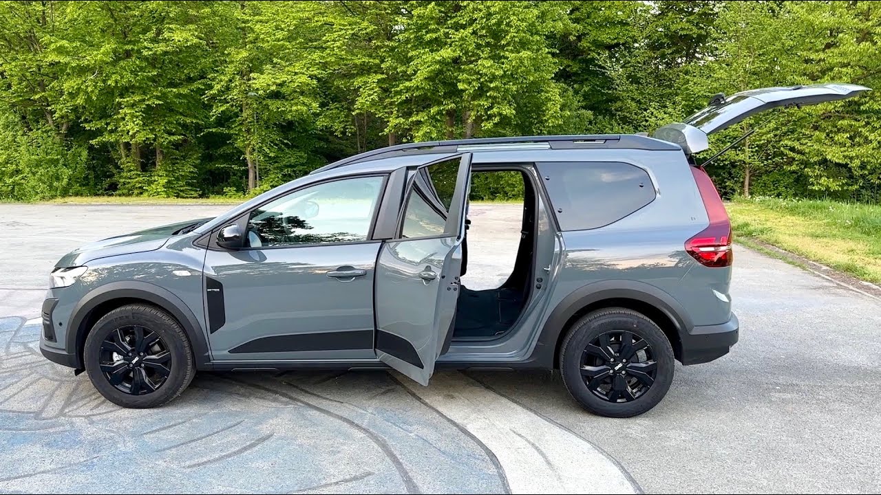 DACIA JOGGER Extreme 2023 - COOL PRACTICAL details & trunk space