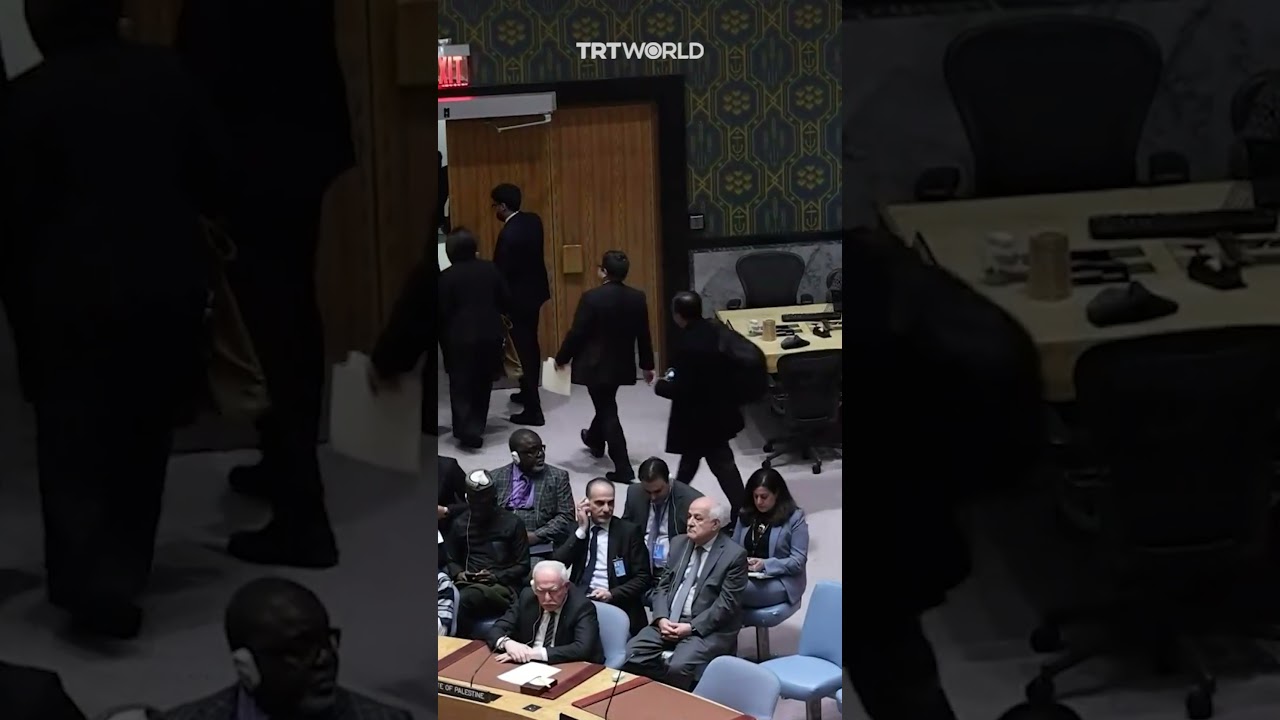 Diplomats walk out during Israeli ambassador UNSC speech