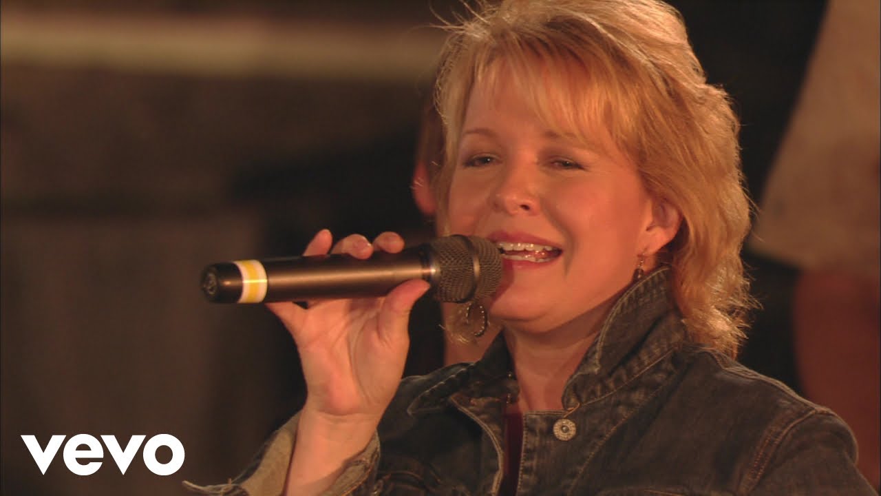 Bill & Gloria Gaither - Eastern Gate [Live] ft. Sheri Easter