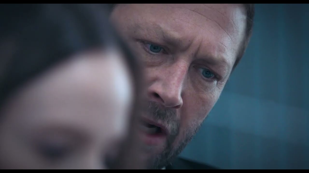 Ebon Moss-Bachrach, Sarah Ramos in The Bear - school