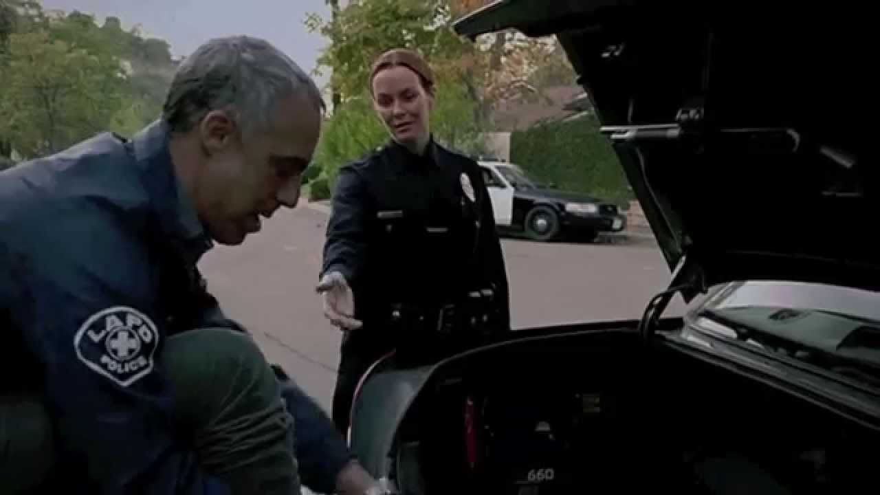 Handshake (Bosch (Season 1, Episode 1, 2014) )