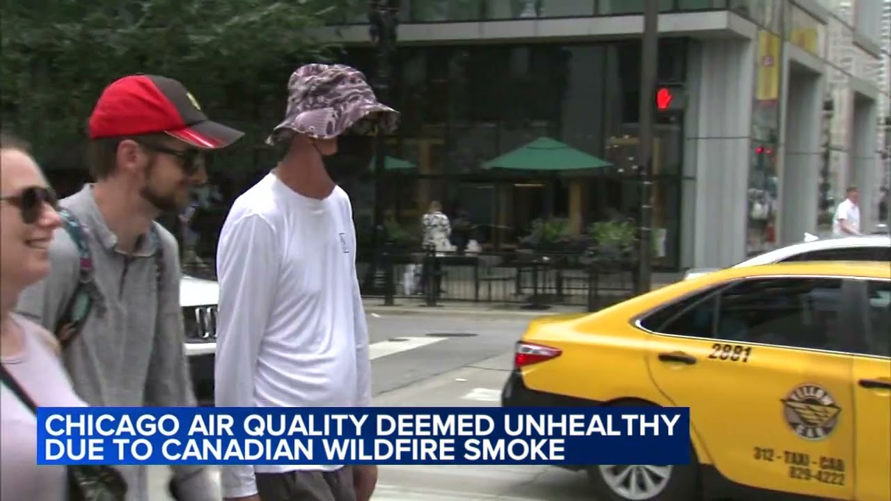 Chicago air quality alert in effect from Canadian wildfire smoke during busy Sunday in Downtown.
