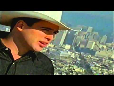Bobby Pulido Desvelado Video Clip Oficial