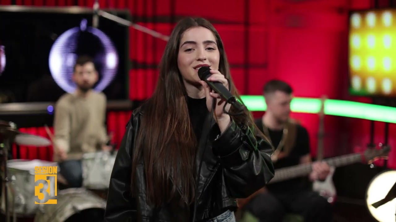 Meghan Trainor - All about that bass (Cover by Anisa Grenazi) - Sesion 31 | RTSH