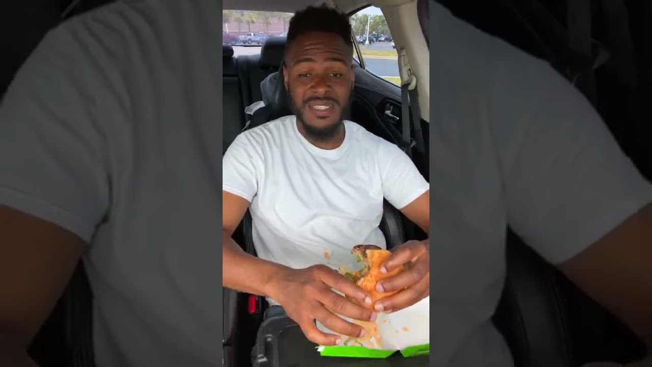Wahlburgers🍔🍟 Is NOT GOOD‼️‼️😡🤬. #fyp #shorts #entertainment #shorts #wahlburgers #foodreview