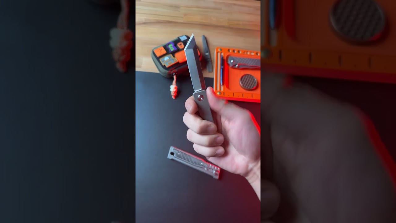 Why are GRAVITY KNIVES Illegal? 🧐 #shorts #youtubeshorts