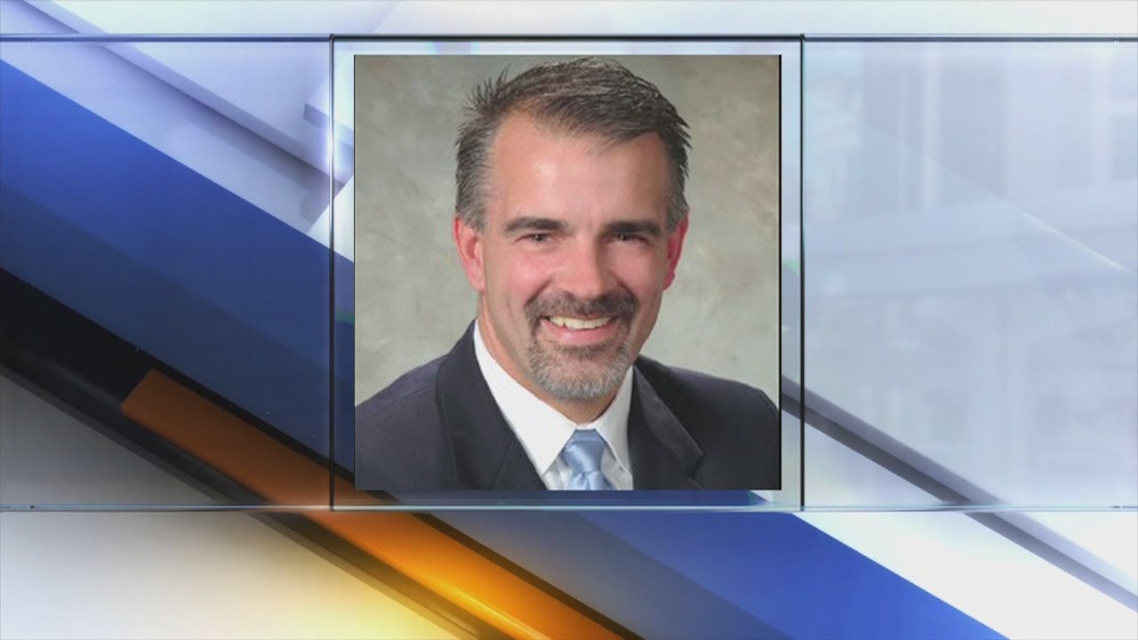 Noon: Medina City Schools chief sues board