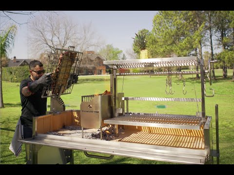 Check out the features of our BBQ26SS Argentine Charcoal Santa Maria Grill.